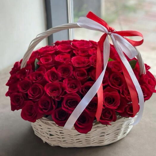 Корзина с цветами🥰🥰🥰