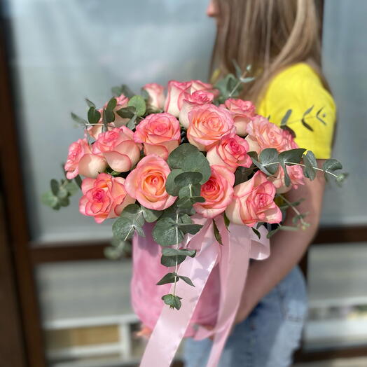 Розы в в шляпной коробке💕