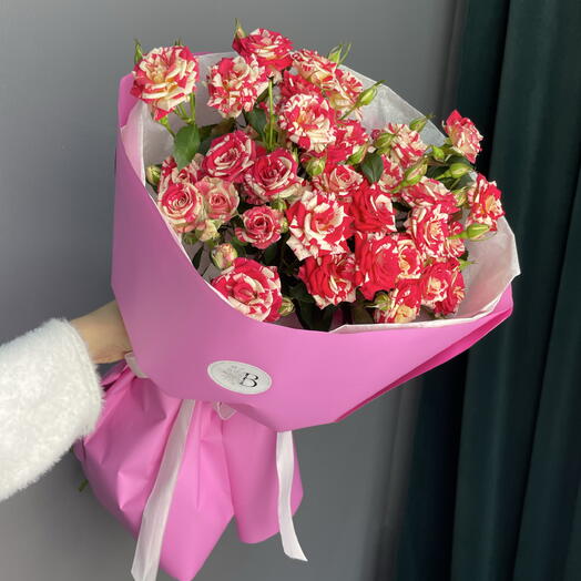 Букет из кустовых роз