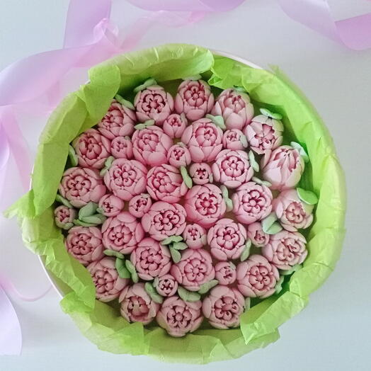 Вкусные клубничные  тюльпаны из зефира розовые в шляпной коробке 30 см подарок учителю, воспитателю
