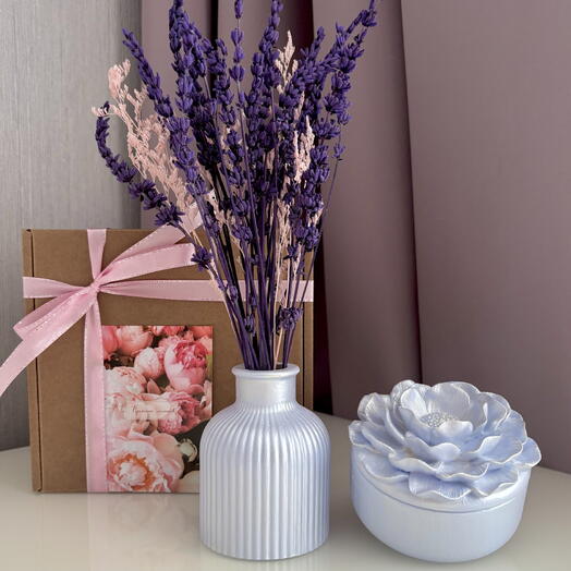 Свеча цветок «Мёд и слива»,  ваза и лаванда