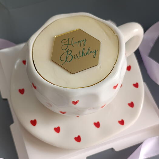 Торт в кружке с топером ,"happy birthday"