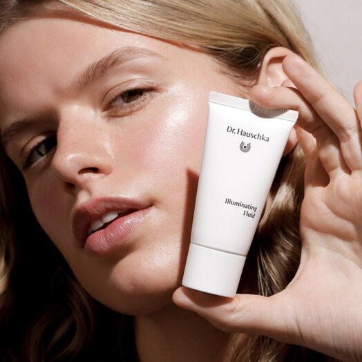 Флюид для лица с эффектом сияния (Illuminating Fluid ) 30 мл, Dr.Hauschka (Д-р Хаушка)
