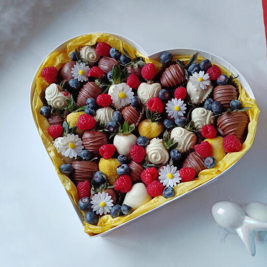 Сердце L с клубникой в шоколаде и съедобными ромашками 🤍 🌼Клубника в шоколаде Сладкий букет Девушке