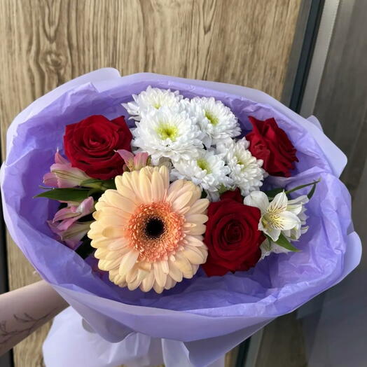 Букет из ярких цветов