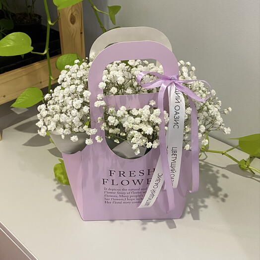 Композиция «Flowers» с белой гипсофилой