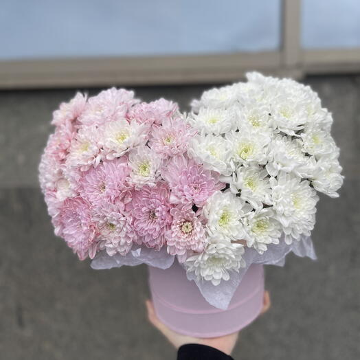 Цветочная композиция 🌸из хризантем в коробке, как признание в любви 🥰