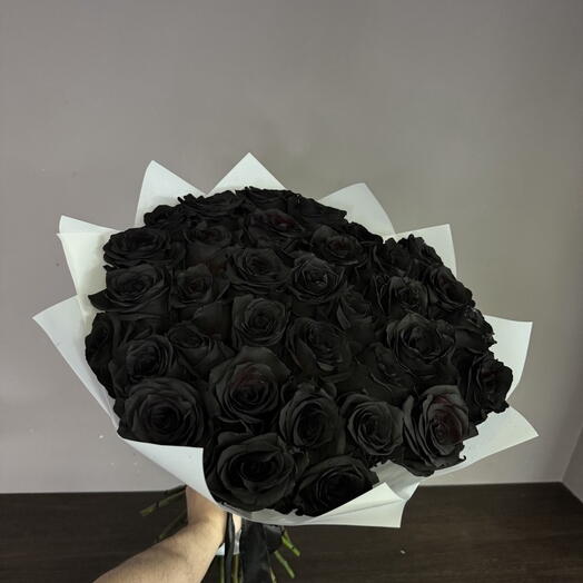 Черные розы 35 штук