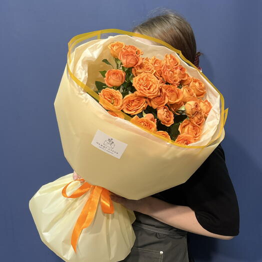 Букет кустовых роз 🧡