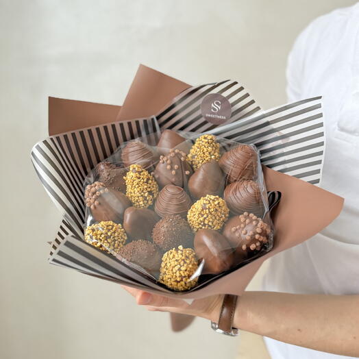 Клубника в молочном шоколаде 19 ягод Brown