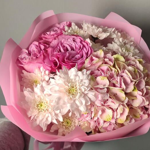 Букет нежный с гортензией и розами💕💕💕