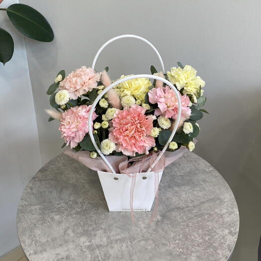 Стойкая композиция диантусов 🌸
