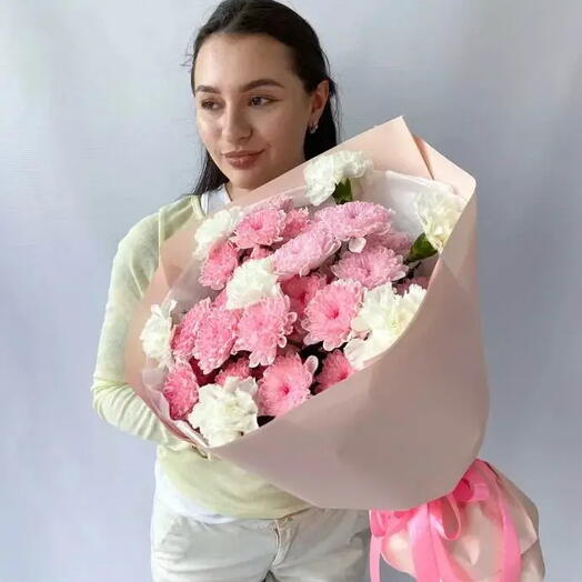Букет хризантем и диантусов