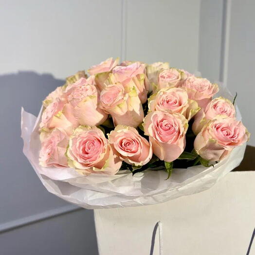 Букет из 25  розовых роз