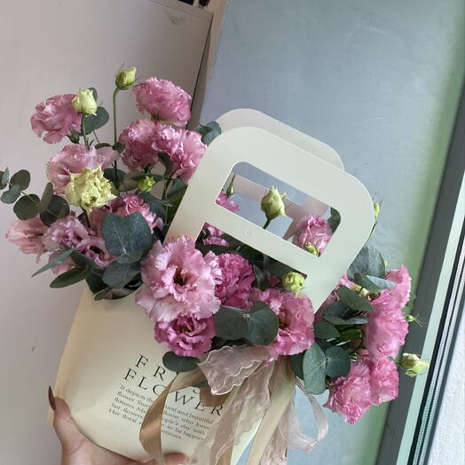 Нежная композиция с махровыми Эустомами💗