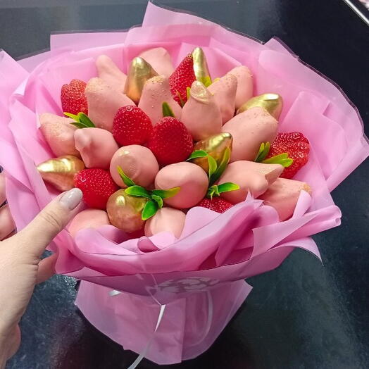 Клубника в шоколаде букет и шары