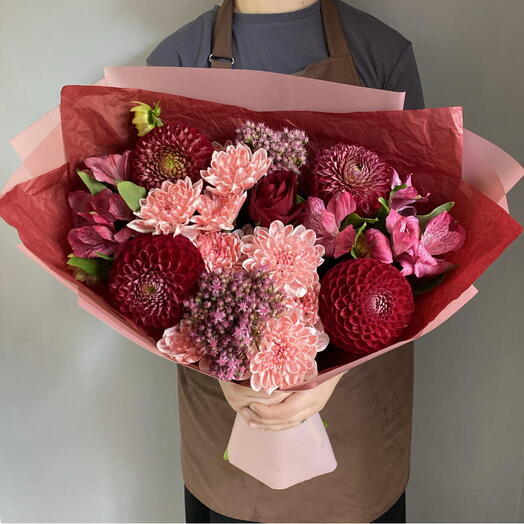 Яркий букет из георгин, хризантем, альстромерии 🌺🥰🌹