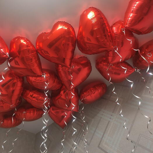 Красное сердце под потолок 20 шт