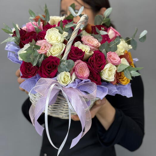 Корзина из 51 розы