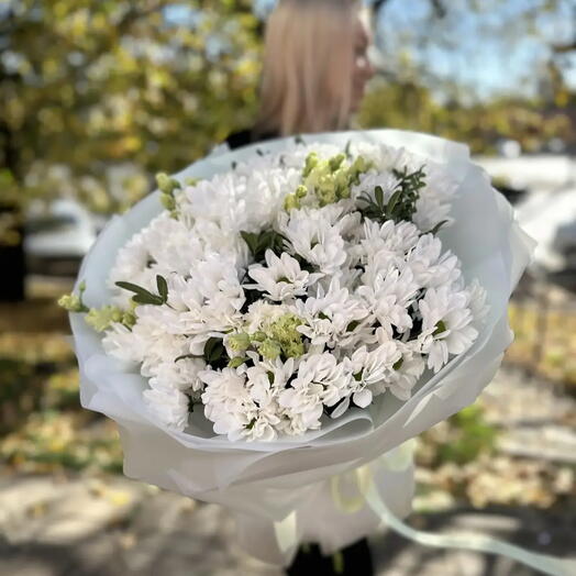 Хризантемы и эустома