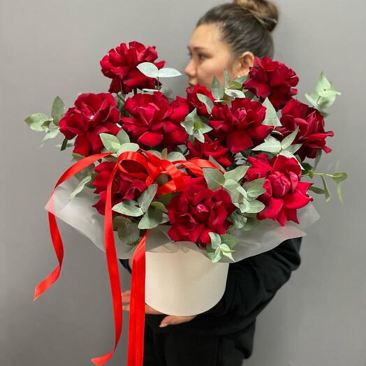 Яркие Красные Французские Розы 11 шт с Эвкалиптом 💔