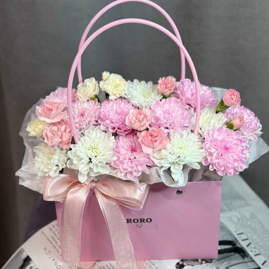 Стойкие хризантемы и диантусы в сумке 🌸