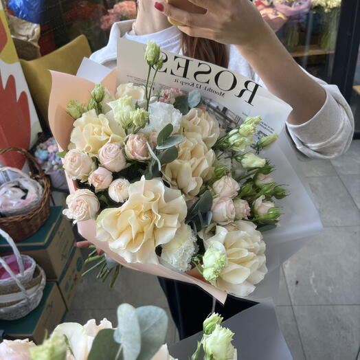 Букет «поляна любви» с розами