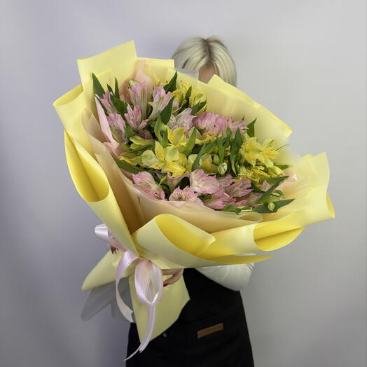 Микс нежных альстромерий 🌸