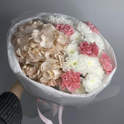 Букет гортензий, хризантем и диантусов🌸