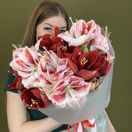 Букет из амарилисов