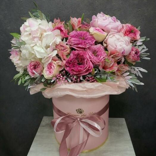 Romantic 💋 Букет из пионов, гортензии и пионовидных роз
