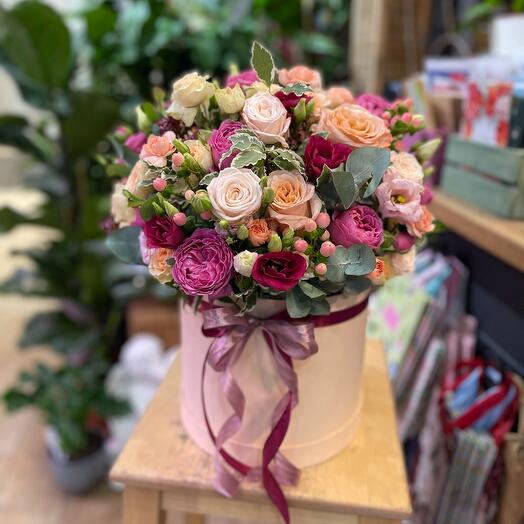 Цветы в коробке «Со вкусом️»