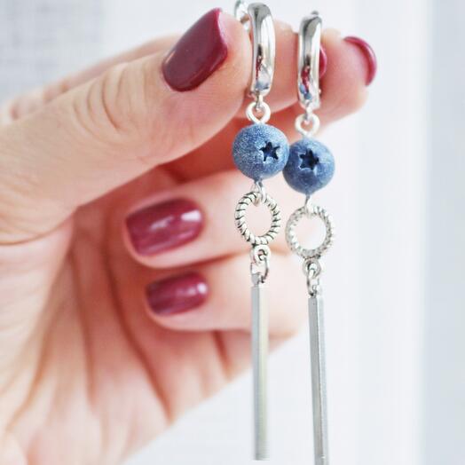 Pendientes largos con bayas