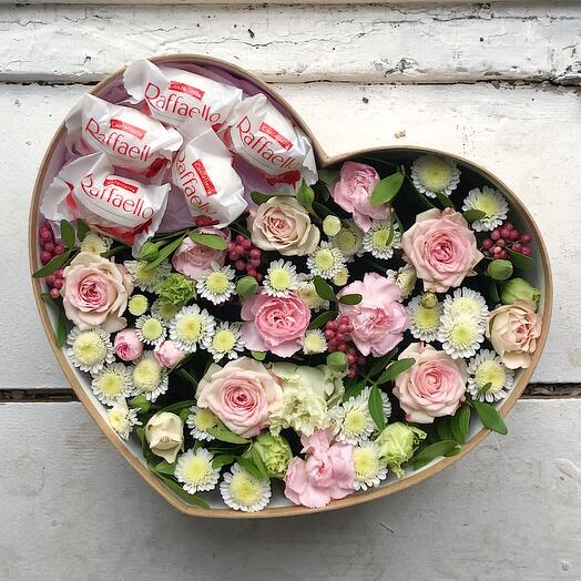 Heart 9, Flowers & Gifts Yekaterinburg, buy at a price of 3090 RUB