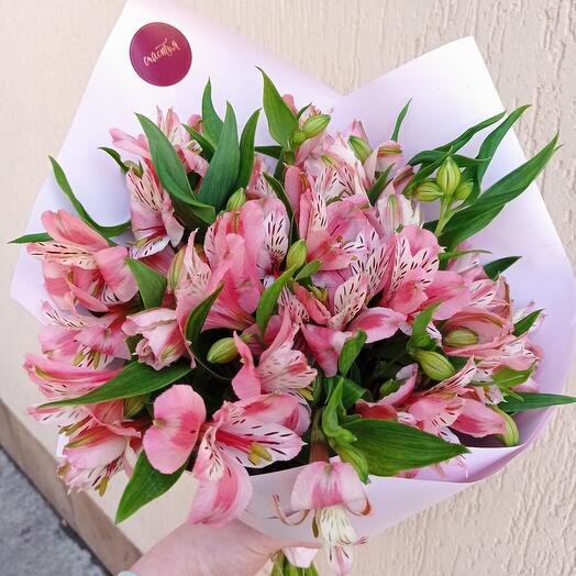 Mono bouquet of alstroemeria