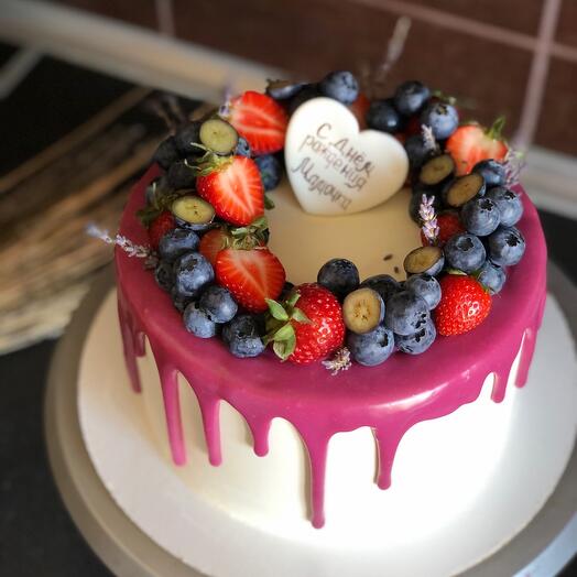 Торт с ягодками