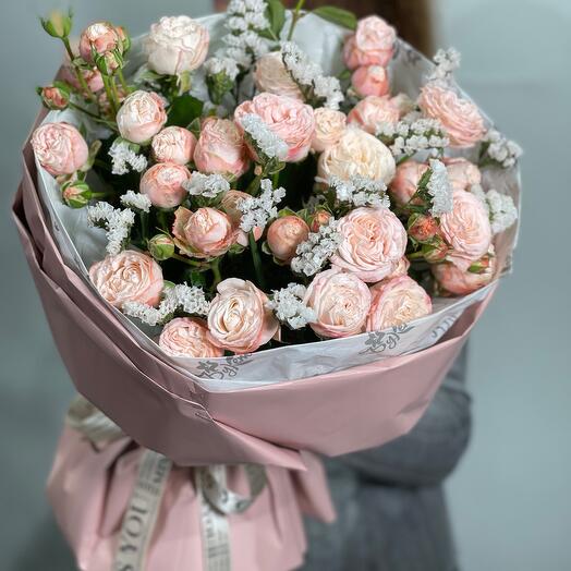 Ramo de rosas delicadas