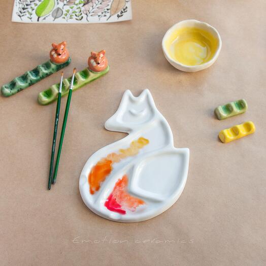Ceramic palette for mixing paint "Fox", for painting with watercolor, acrylic, gouache. Handmade work. 190x150x10 mm