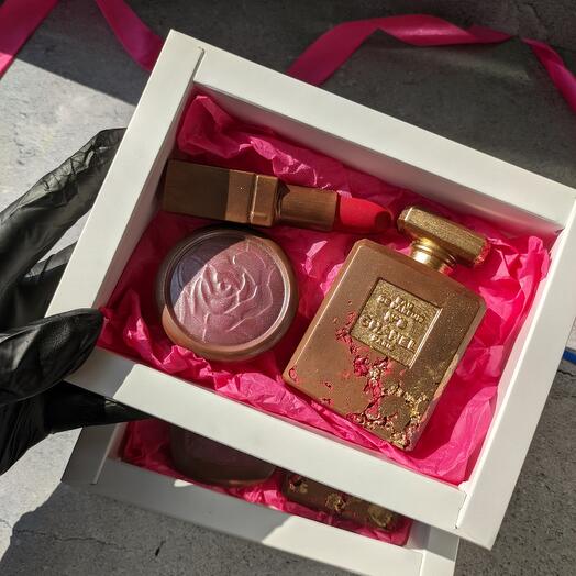 Chocolate gift - cosmetics