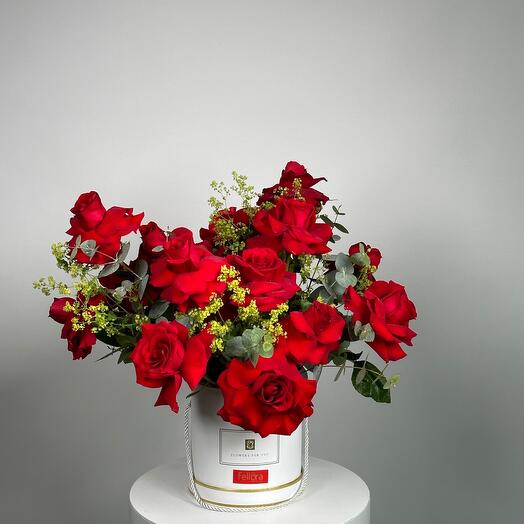 19 Red Roses Box