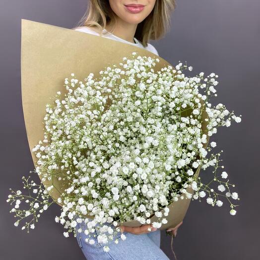 Bouquet of 7 gypsophiles in craft