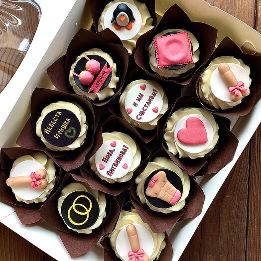 Cupcakes for a bachelorette party (12 pieces)