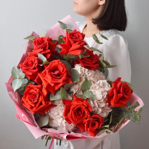 Designer bouquet "Georgiana" red roses and hydrangea | Bouquet 219 Bottega dei Fiori