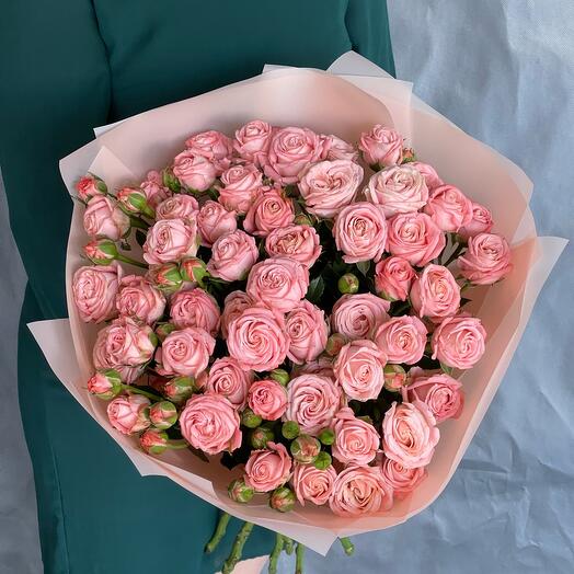 Ramo de rosas de peonía arbustiva