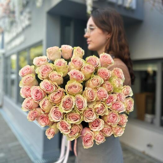 Букет из 51 розы сорта Frutteto