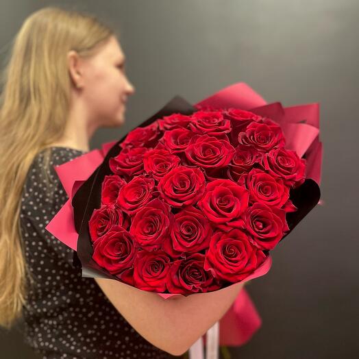 25 красных роз