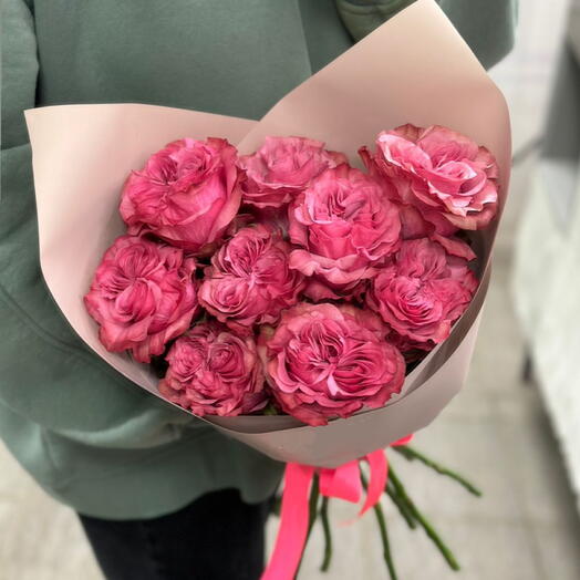 1059 Bright bouquet of peony roses