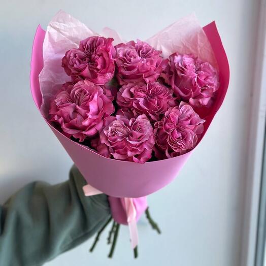 1046 Bright bouquet of crimson peony roses
