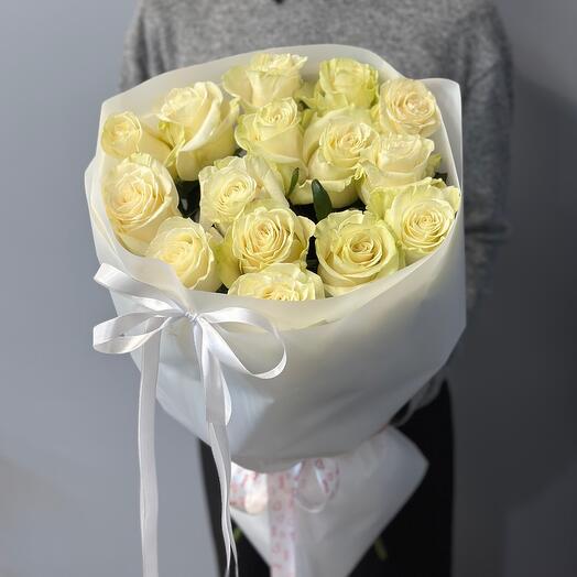 Монобукет из 15 белыз роз Эквадор