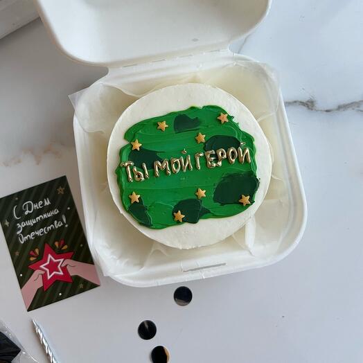 Бенто торт красный бархат с клубникой